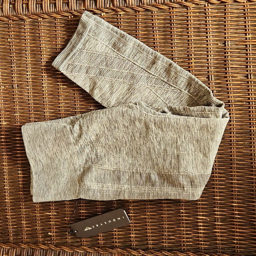 NWT - Gray Seamless Capri Leggings